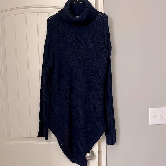 Long sweater (asymmetrical at the bottom) navy blue - Picture 1 of 2